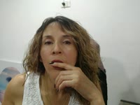 I consider myself an authentic, feminine, and very curious person. I enjoy conversation and creating a real connection with those who visit me.
I love sensuality, the playful glances, and the complicity that arises when two people dare to enjoy the moment. Here you