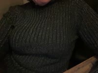 Ik ben een sensuele en zelfverzekerde vrouw met prachtige, volle borsten en een ontembare lust voor passie. Thuis kom ik veel te kort, en ik verlang naar iemand die me écht weet te prikkelen. Mijn gedachten dwalen vaak af naar spannende avonturen, en ik ben altijd in de stemming om te genieten. Ben jij degene die me kan geven wat ik mis? Laat me niet te lang wachten…