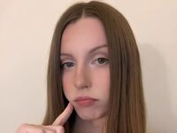 camslut fingering shaved pussy FawnTobin