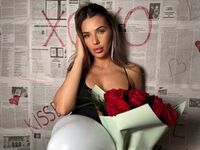 naked girl with webcam masturbating with vibrator ValerieNicolle