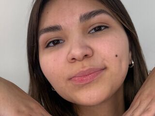 camslut naked AdriaKunstlinger