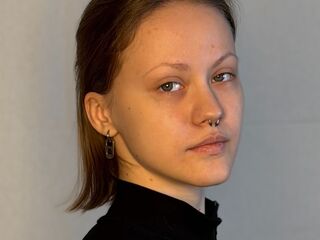 sexvideo AlainaCaveness