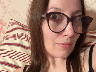 camwhore shaving pussy AlanyssLyon