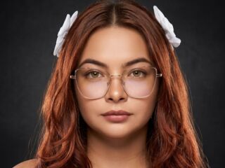 naked camgirl masturbating with dildo AllisonDawson