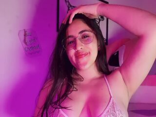 closeup web cam AmyVele