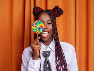 camgirl masturbating with sextoy AniahMoon