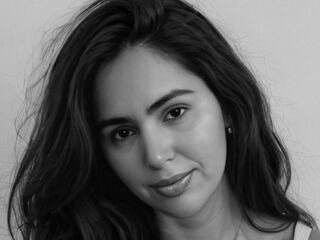 camslut showing tits Aniliz