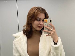 naked cam girl masturbating with vibrator BrynnMeury