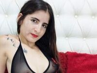 camgirl showing tits CaxandraRevlo
