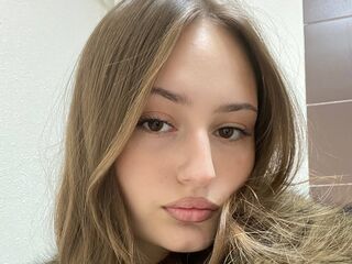 camwhore nude ChauPoling