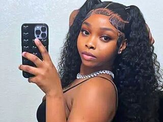 naked cam chatroom ChristabelBella