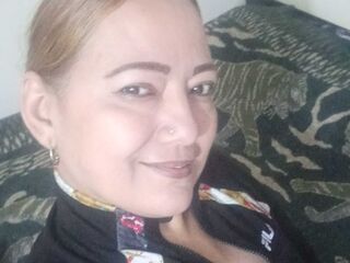 girl shaving pussy ClauTaylor