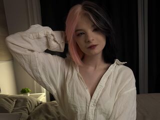 camwhore fingering pussy ClaudineKrentz