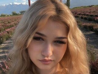 girl cam free CloudyFox