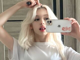 girl shaving pussy CourtneyAdamo