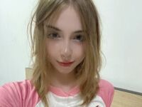 cam girl DaniGlow