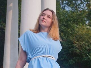 hot cam girl masturbating with vibrator DelphineLunan