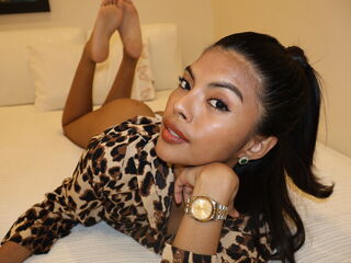 cam girl chatroom DemiLevia