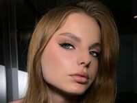 naked girl with webcam masturbating with sextoy DoraWilliams