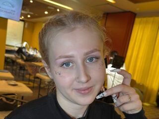 hot girl webcam picture EmelinaKrider