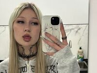 naked webcam girl photo EmyYummi