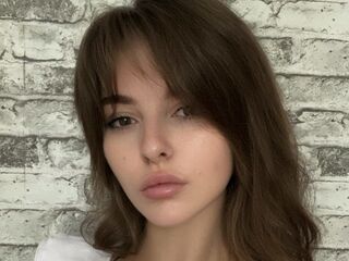 camgirl shaving pussy JessikaLatus