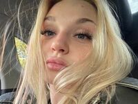 naughty cam girl masturbating with dildo JinEvjen