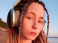 naked girl with webcam masturbating JodeeChum