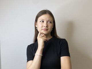 camgirl masturbating with sextoy JoellenMishler