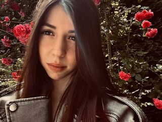 beautiful webcamgirl JolynHouts