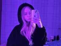 camgirl webcam photo KamiMellema