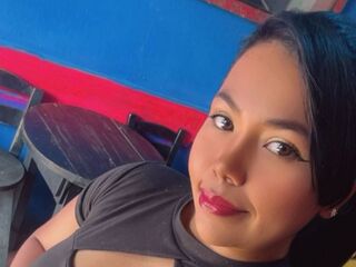 topless webcam girl KarinWilliams