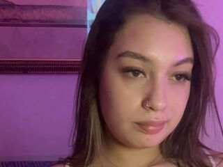masturbating camgirl KeniaSanchez