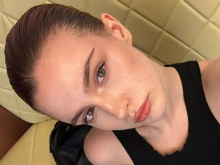 girl showing pussy KlaraGogins