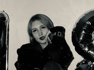 cam girl fingering LatishaWolfenden