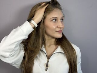 web cam live LatrinaBrounson