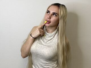 cam girl playing with vibrator LaureMorsberger