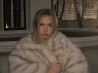 naked camgirl masturbating with dildo LilliaFowler