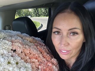 hot naked webcam girl LipaWild