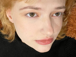 beautiful webcamgirl LunaBeans