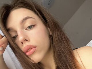 camwhore masturbating with dildo LyraMoonshadow