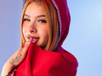 hot strip tease webcam MadisonNoir