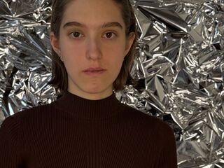 beautiful webcamgirl MaeganDegiacomo