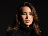 camgirl playing with vibrator MaliaPokita