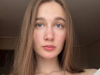 camwhore spreading pussy MarcelineLeja