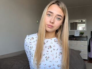 fingering camgirl MarianaBrookman