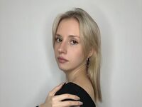 naughty camgirl fingering shaved pussy MarlaPankake