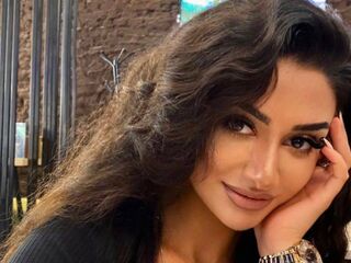 naked girl with webcam masturbating with dildo MayaDastrup