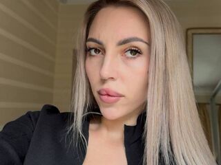 naked girl with cam masturbating MelisaDee