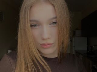 naked camgirl MiaDelicia